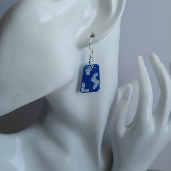 Handmade blue color polymer clay earrings. Boucles d'oreilles fait à la main - Picture 4 of 6